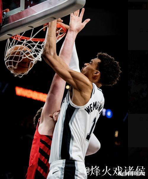 文班亚马30+10盖帽助马刺狂胜 杜兰特43分难救主太阳负活塞